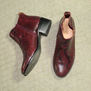 Vionic Clara Boa Women's Size 7.5 Red Black Snakeskin Ankle Boots